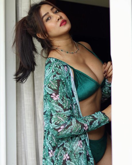 Sofia Ansari nude onlyfans porn