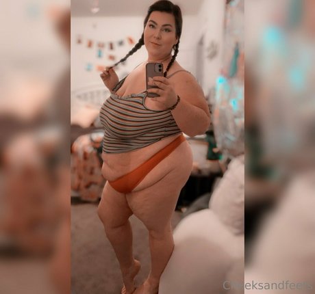 cheeksandfeetsfree onlyfans naked