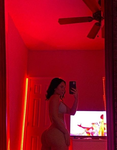 taylerhills onlyfans creator