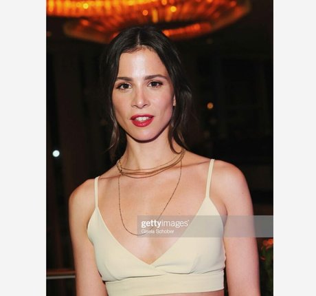 Aylin Tezel naked only fans