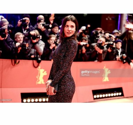 Aylin Tezel onlyfans naked