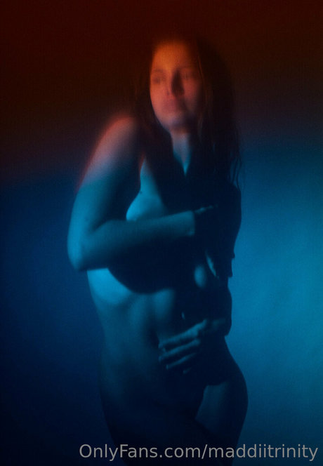 Maddii Sutton onlyfans strip