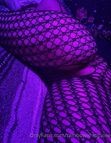 rainbowxhippiiiee nude only fans leaks