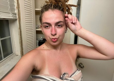 rainbowxhippiiiee onlyfans archive