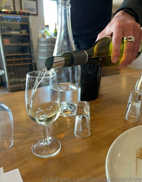 louisejensonfree desnuda onlyfans