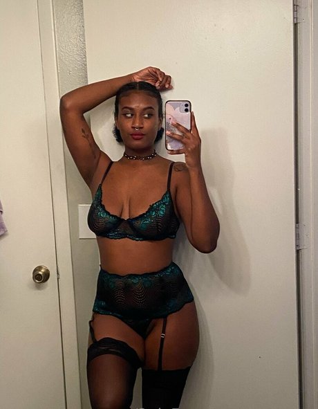 luna ioxo onlyfans content type