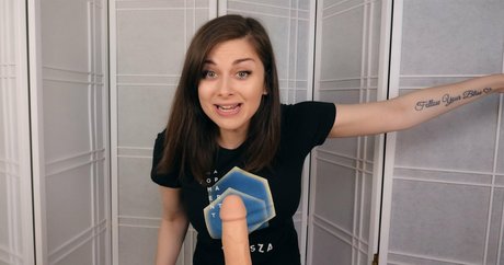 ellieidolfemdom only fans pictures