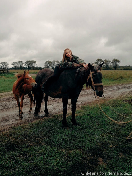 bellacherry69 onlyfans leaks.