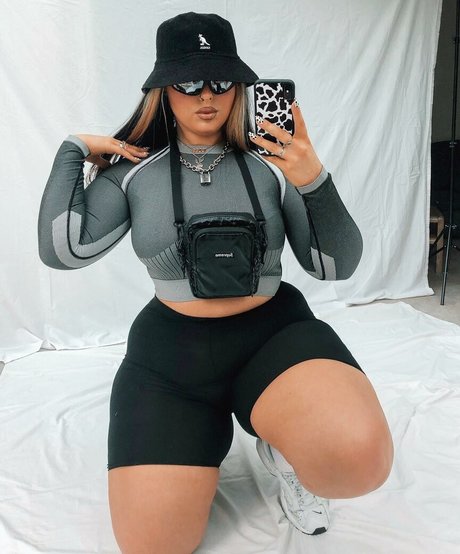 Holly Marston leak only fans