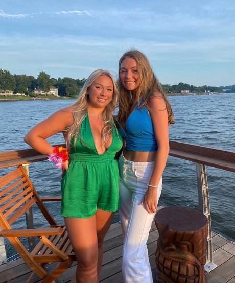 Alyssa K onlyfans ass