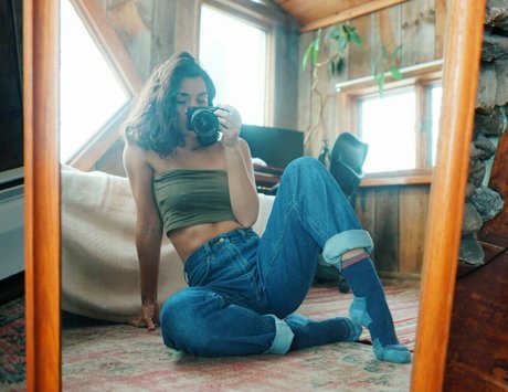 bald pussy onlyfans naked shots