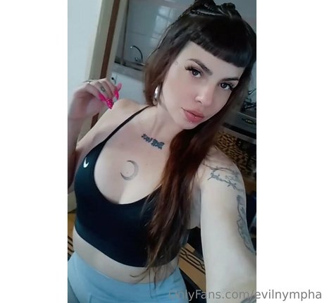 evilnympha nudes only fans