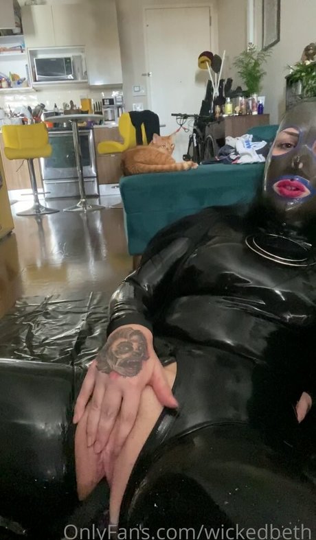 Wicked Beth onlyfans naked
