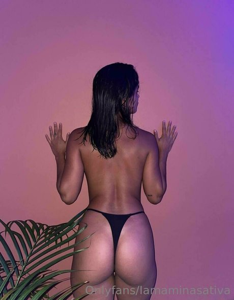 Iamsativaaxo onlyfans pics