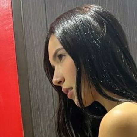 Laura02av leaked onlyfans sex tape