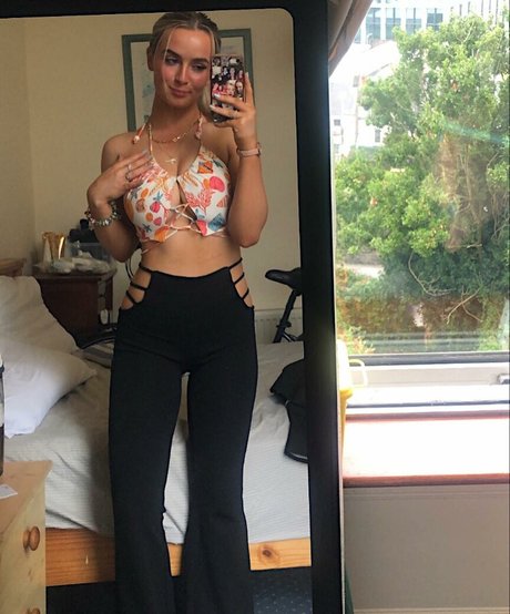 Aiobhin onlyfans striptease