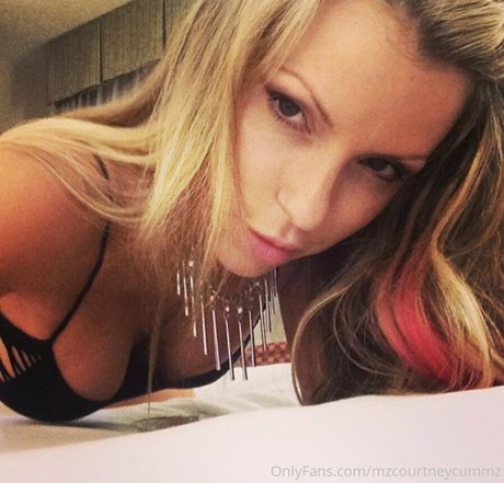 mzcourtneycummz leaked only fans nudes