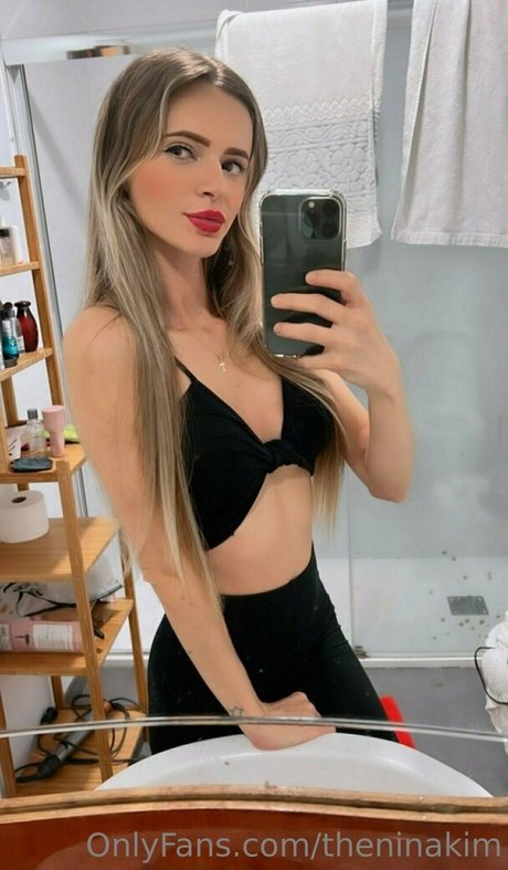 theninakim strip onlyfans