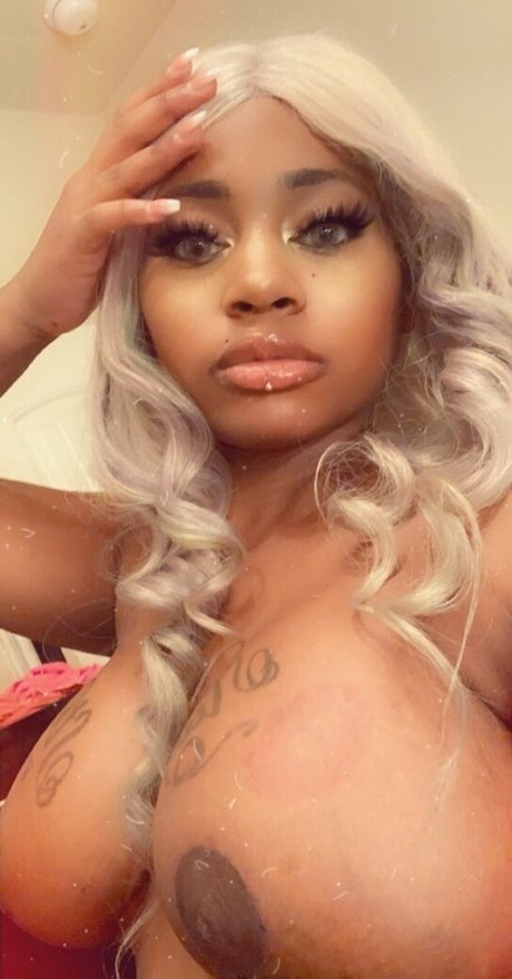 foreignrenaa onlyfans nude leaks
