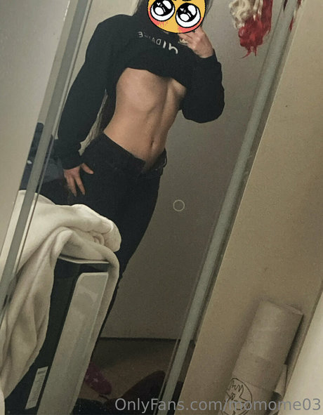 momome03 nude only fans leaks