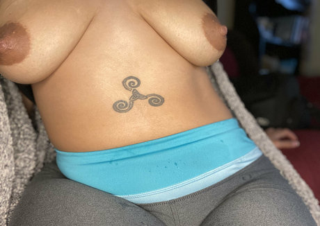 auroradaze onlyfans strip tease