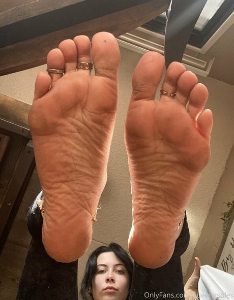 queengsoles onlyfans mega