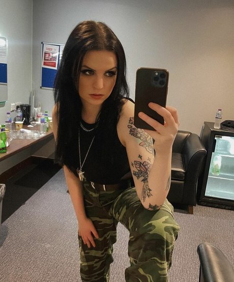 Emma Blackery onlyfans hot