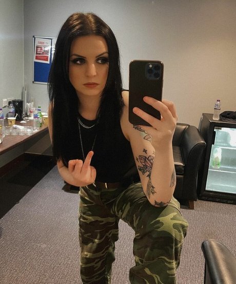 Emma Blackery onlyfans photo