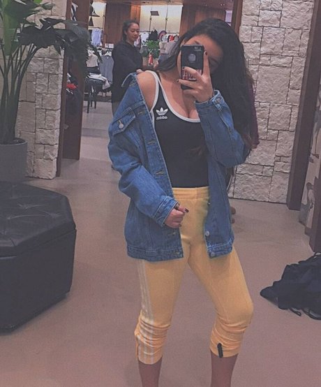 Iman Vellani onlyfans leak ass