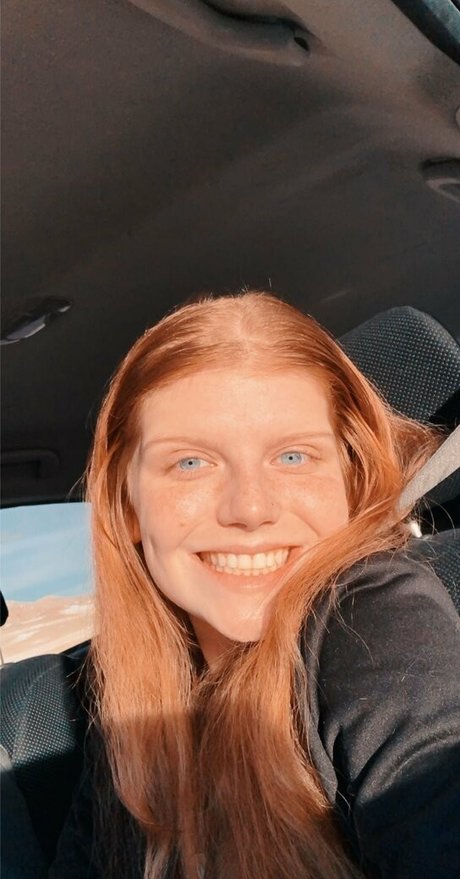 sexyredinbedfree leaks only fans