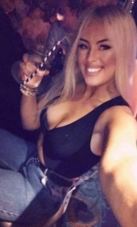 Louisa Moon onlyfans leaked