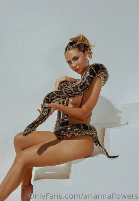 Arianna Flowers onlyfans sextape leak