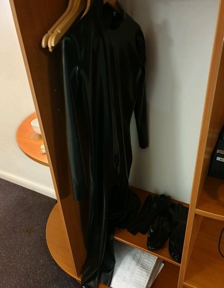 neonlatex onlyfans strip tease