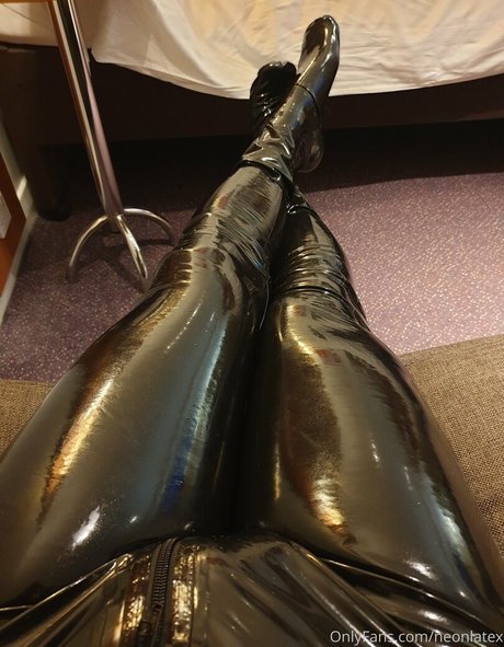 neonlatex leaked onlyfans