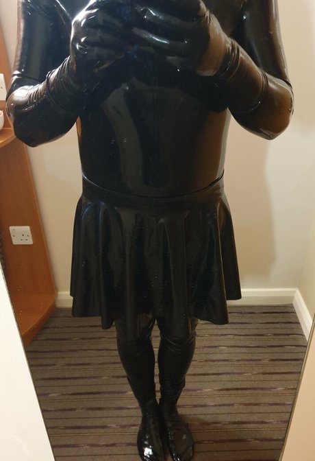 neonlatex on onlyfans