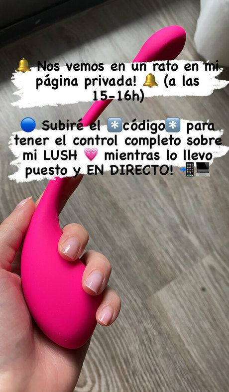 nataliaquimera onlyfans model photo