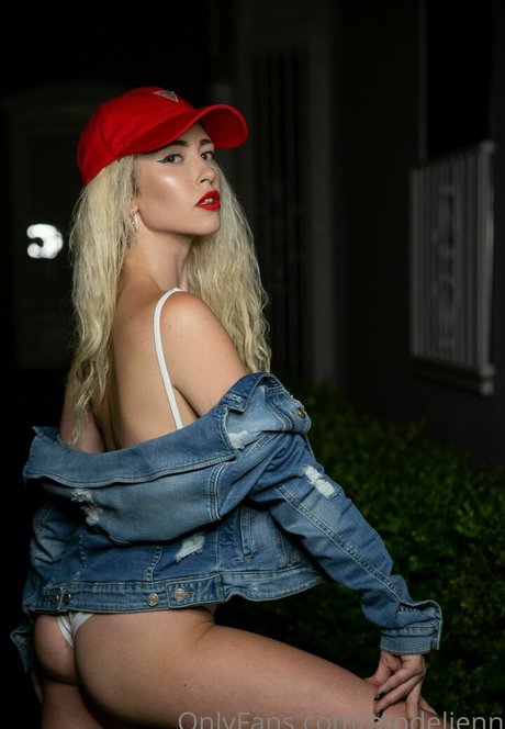 modeljenn naked onlyfans leaked