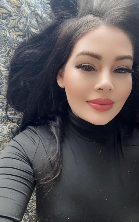 Jessica Monchouchou onlyfans model