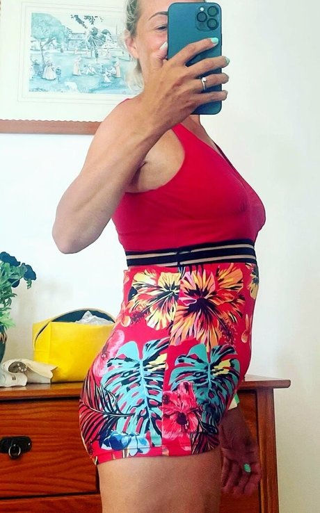 Sarah Cawood onlyfans leaks nude