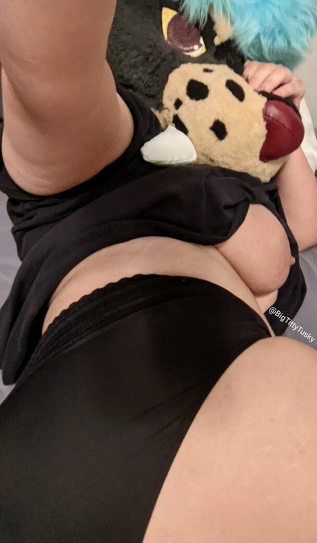 bigtittytusky porn onlyfans