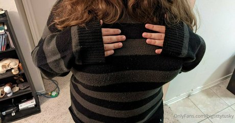 bigtittytusky free onlyfans