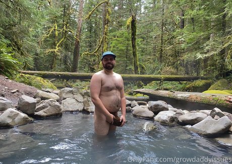 daddyissuespdx nude only fans