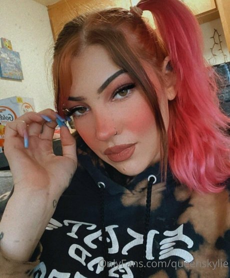 queenskylie onlyfans picture