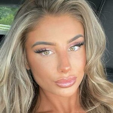 Chloe Streatfield Profile pic