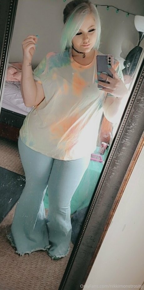 nikkimonstrosity naked only fans