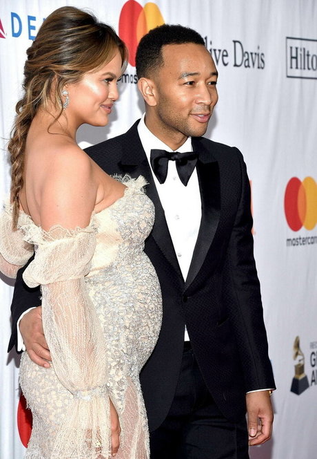 Chrissy Teigen onlyfans leaks.