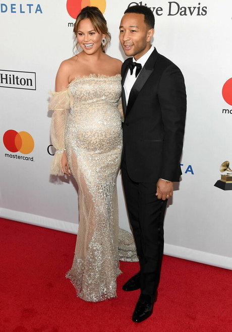 Chrissy Teigen onlyfans leak new