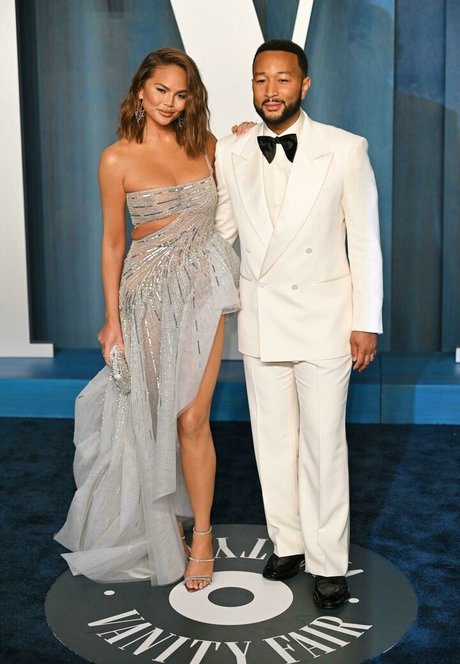 Chrissy Teigen onlyfans leak xxx