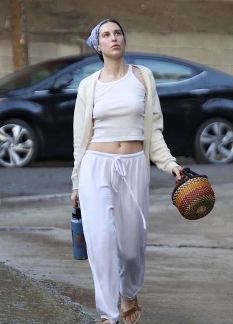 Scout Willis feet onlyfans