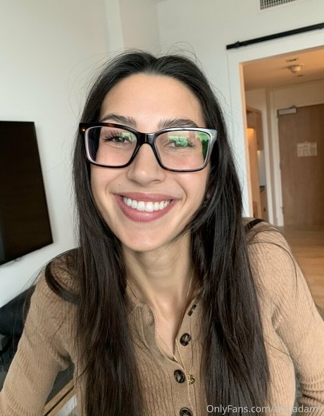 ava18adams naked on onlyfans